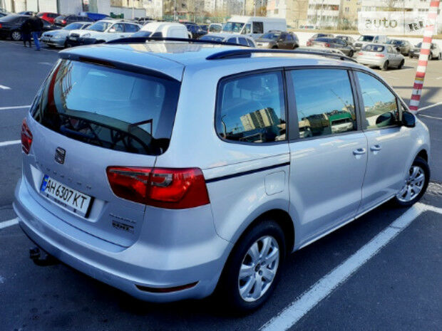 SEAT Alhambra 2012 года