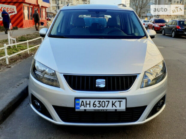 SEAT Alhambra 2012 года