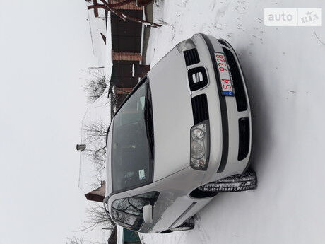 SEAT Alhambra 2000 года