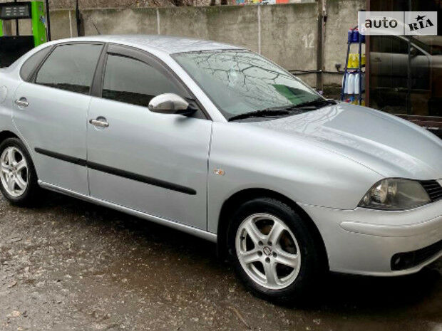 SEAT Cordoba 2006 року