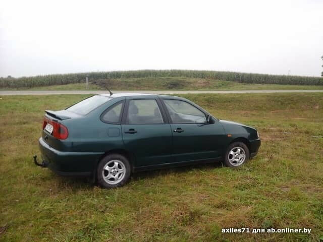 SEAT Cordoba 1998 року