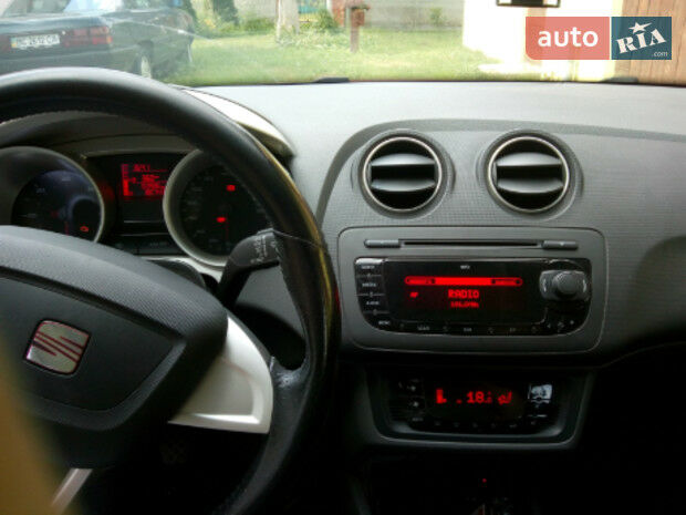 SEAT Ibiza 2011 года