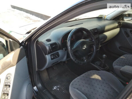 Сеат Толедо 2001 года SEAT Toledo 2001 года