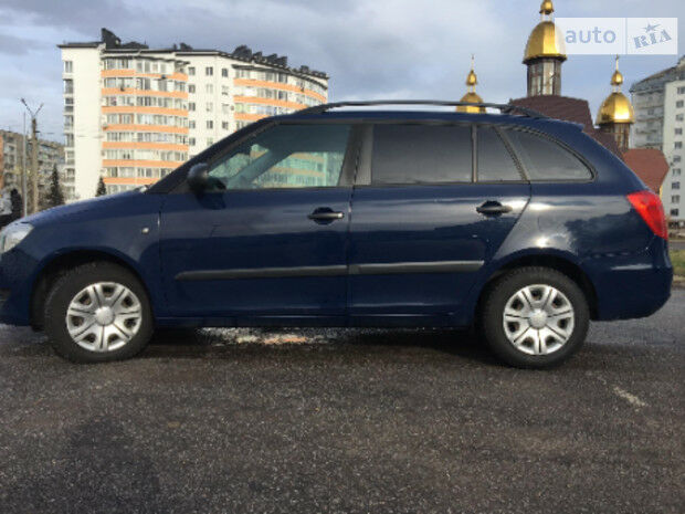 Skoda Fabia 2011 року