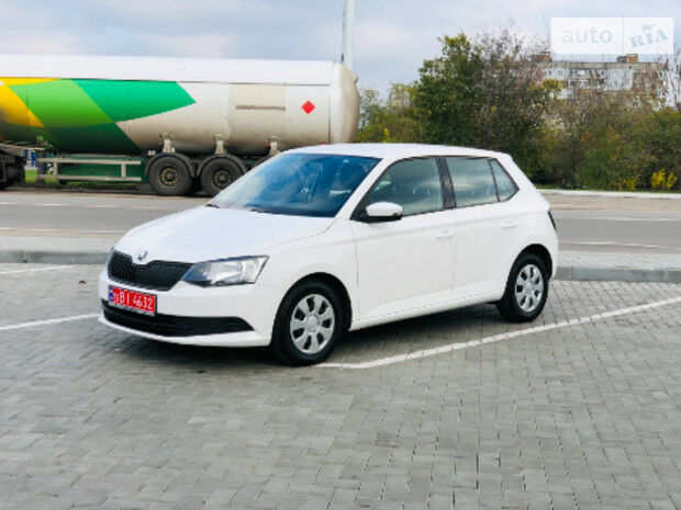 Шкода Фабия 2016 года Skoda Fabia 2016 года