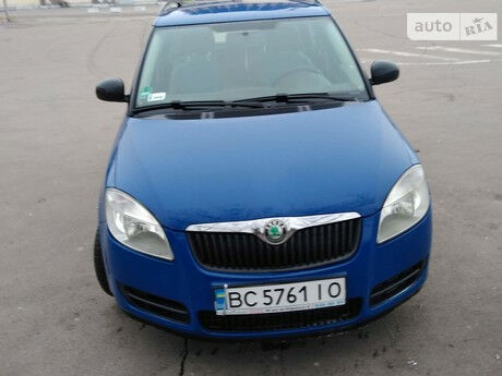 Шкода Фабия 2008 року Skoda Fabia 2008 року