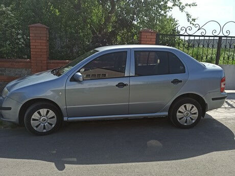 Шкода Фабия 2006 року Skoda Fabia 2006 року
