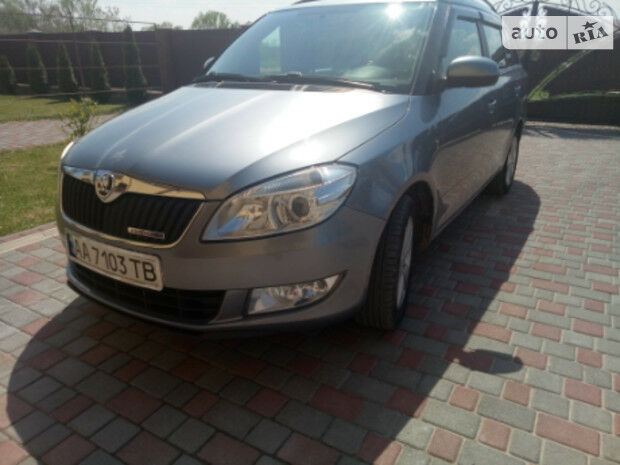 Шкода Фабия 2013 року Skoda Fabia 2013 року
