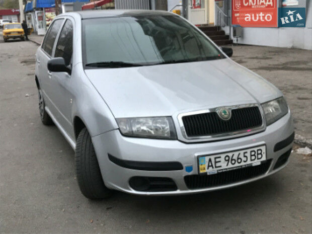 Шкода Фабия 2006 року Skoda Fabia 2006 року