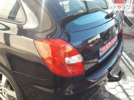 Шкода Фабия 2010 року Skoda Fabia 2010 року