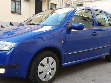 Шкода Фабия 2004 року Skoda Fabia 2004 року