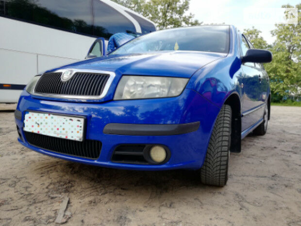 Шкода Фабия 2005 року Skoda Fabia 2005 року