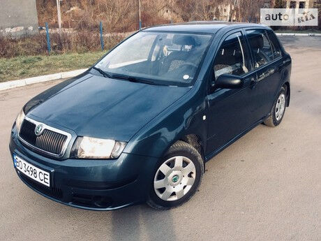 Шкода Фабия 2005 року Skoda Fabia 2005 року