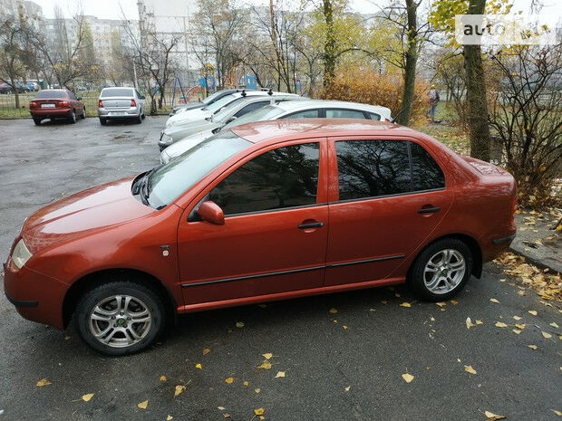 Шкода Фабия 2002 года Skoda Fabia 2002 года