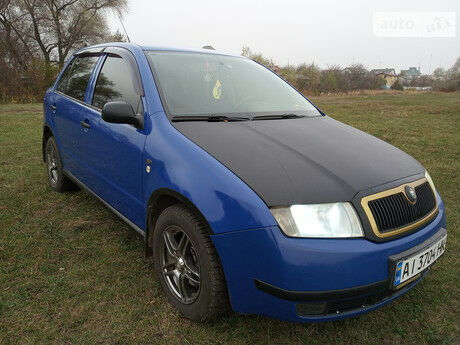 Шкода Фабия 2002 года Skoda Fabia 2002 года