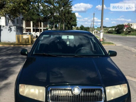 Шкода Фабия 2002 року Skoda Fabia 2002 року