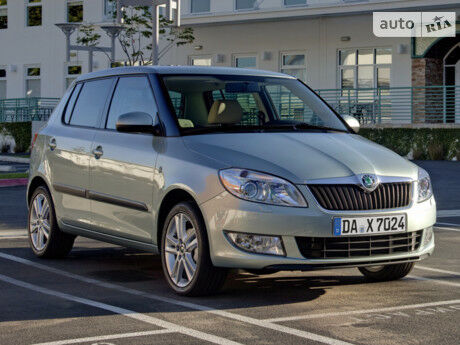Шкода Фабия 2011 року Skoda Fabia 2011 року