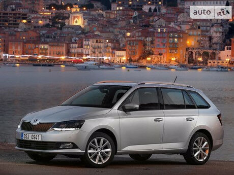 Шкода Фабия 2003 року Skoda Fabia 2003 року