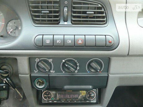 Шкода Фелиция 1997 року Skoda Felicia 1997 року