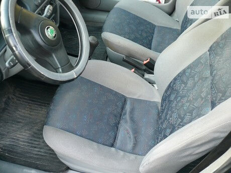 Шкода Фелиция 1995 року Skoda Felicia 1995 року