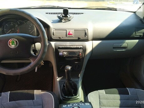 Шкода Октавия Тур 2000 року Skoda Octavia Tour 2000 року