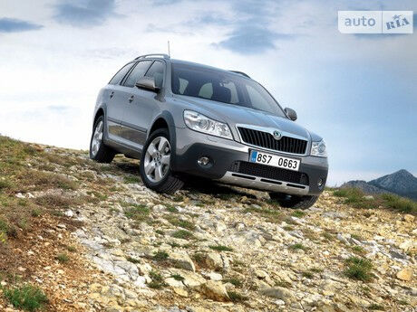 Шкода Октавия Тур 2011 года Skoda Octavia Tour 2011 года