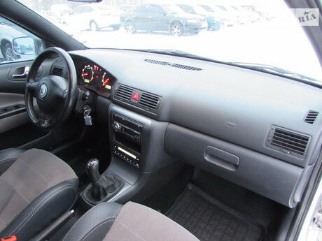 Шкода Октавия 2006 року Skoda Octavia 2006 року