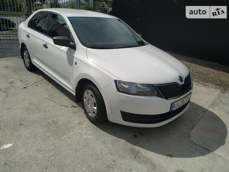 Skoda Rapid 2013 року