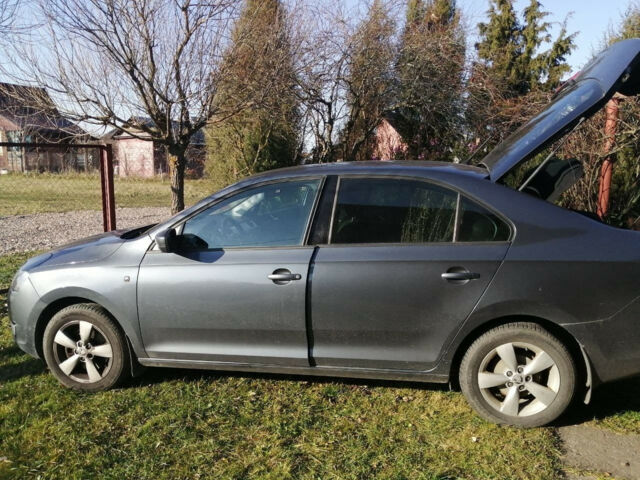 Шкода Рапид 2015 года Skoda Rapid 2015 года