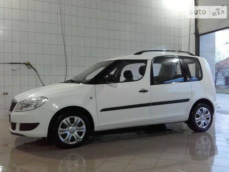 Шкода Румстер 2011 года Skoda Roomster 2011 года