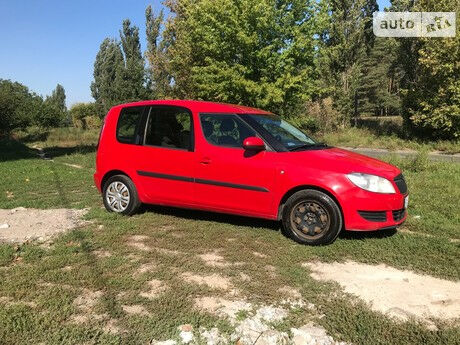 Шкода Румстер 2011 року Skoda Roomster 2011 року