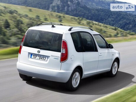 Шкода Румстер 2010 року Skoda Roomster 2010 року
