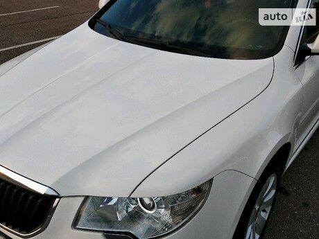 Шкода Суперб 2013 года Skoda SuperB 2013 года