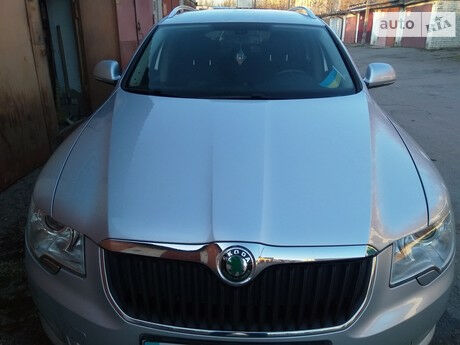 Skoda SuperB 2011 року