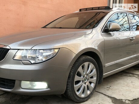 Skoda SuperB 2012 року