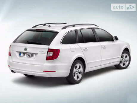Шкода Суперб 2016 года Skoda SuperB 2016 года
