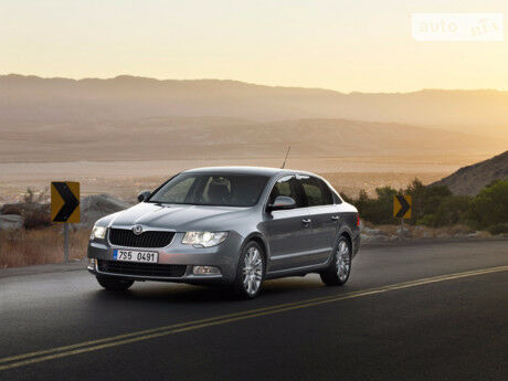 Шкода Суперб 2005 року Skoda SuperB 2005 року