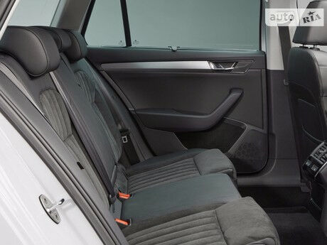 Шкода Суперб 2009 года Skoda SuperB 2009 года