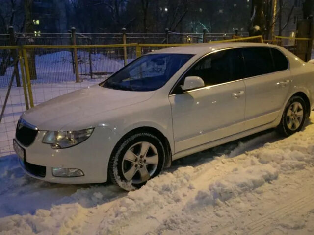 Шкода Суперб 2012 року Skoda SuperB 2012 року