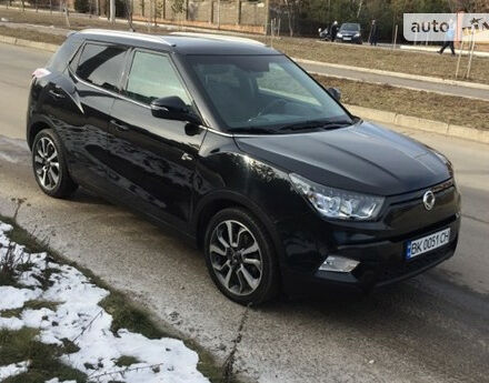 Фото на відгук з оцінкою 4.8   про авто SsangYong Tivoli 2015 року випуску від автора “Андрей” з текстом: Стильний надійний автомобіль. Прекрасно показав себе повний привід зимою. Зручний, легаий в керув...