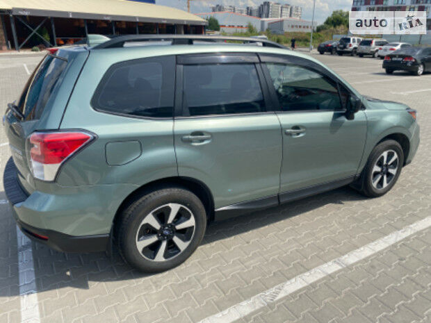 Subaru Forester 2017 года