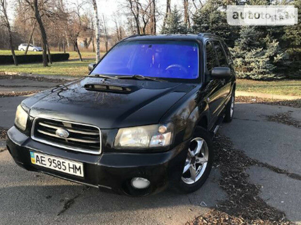 Subaru Forester 2004 року