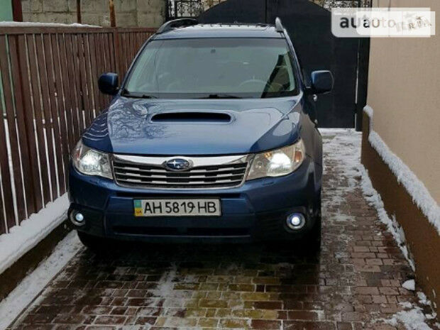 Subaru Forester 2010 года