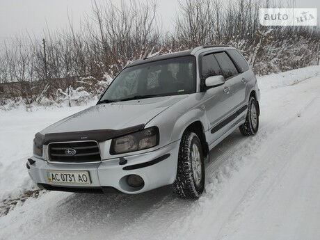 Subaru Forester 2004 року