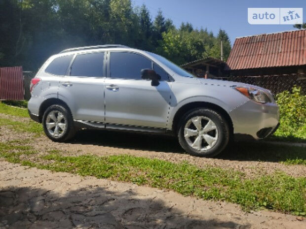 Subaru Forester 2015 року