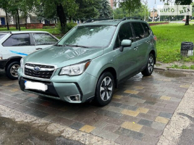 Subaru Forester 2016 року