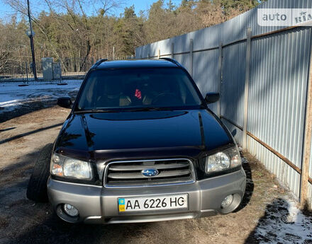 Subaru Forester 2004 року