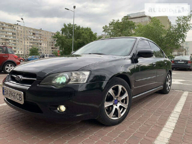 Subaru Legacy 2004 року