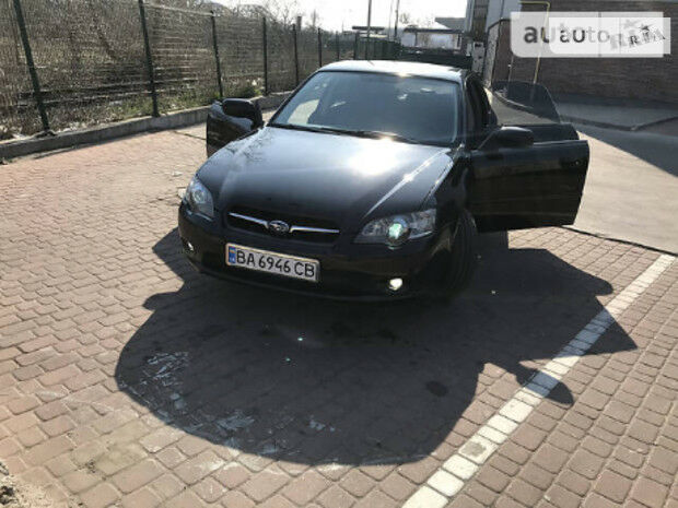 Subaru Legacy 2004 року