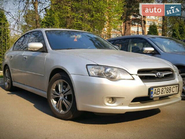 Subaru Legacy 2005 года